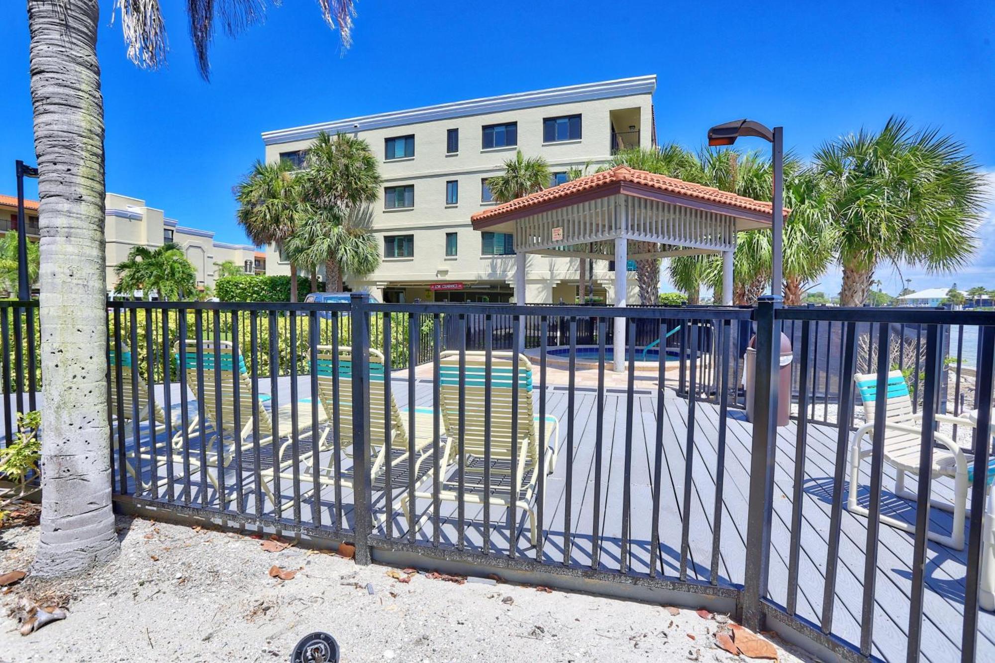 Land'S End 3-205 Bay Front - Premier Villa St. Pete Beach Luaran gambar